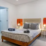 2 Quartos Junto A D. Ana Διαμέρισμα *